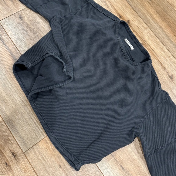 We The Free Tops - FREE PEOPLE Oversized Gray Ribbed Crewneck Sweatshirt W/ Slits | Size XS